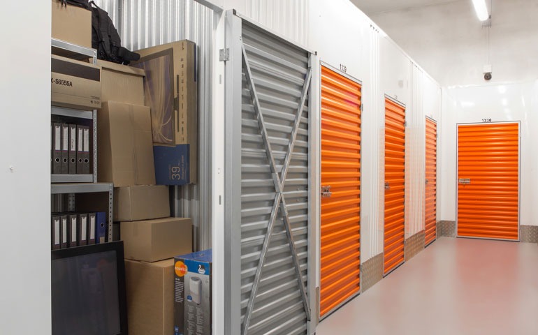 organize your storage unit and use it efficiently